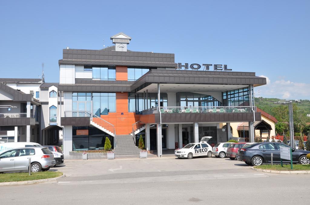 Hotel Kole Čačak Exterior foto